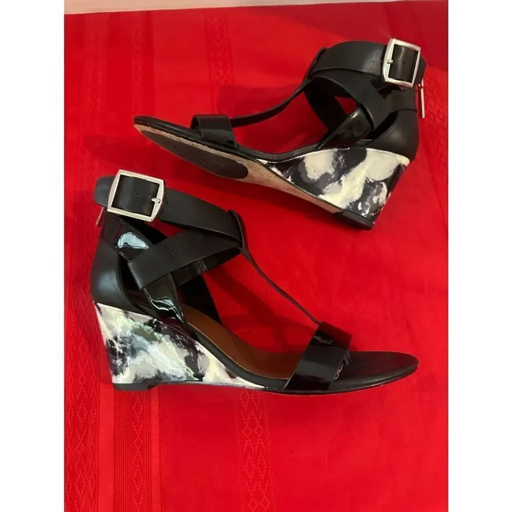 Donald J. Pliner Black/White Strappy Wedge Sandals with Buckle Size 7N